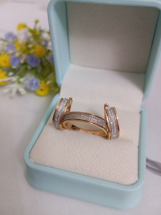 Золотой комплект с бриллиантами