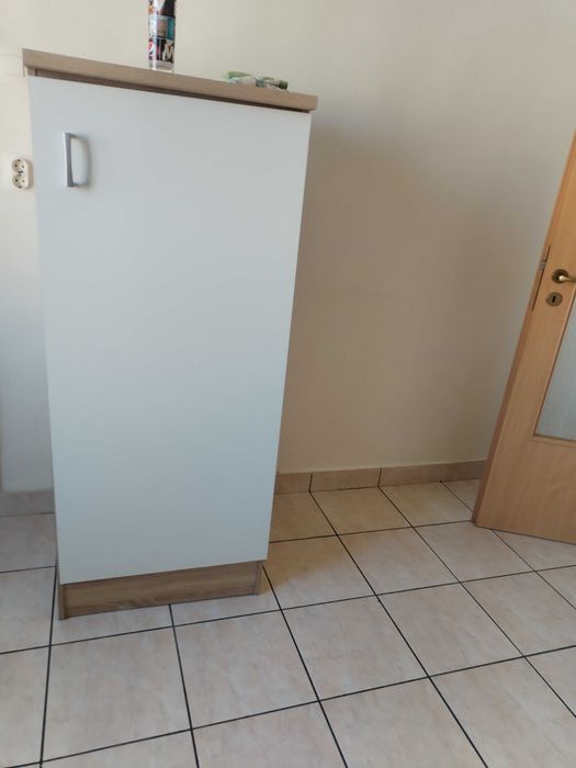 Vând mobilă bucătărie și baie