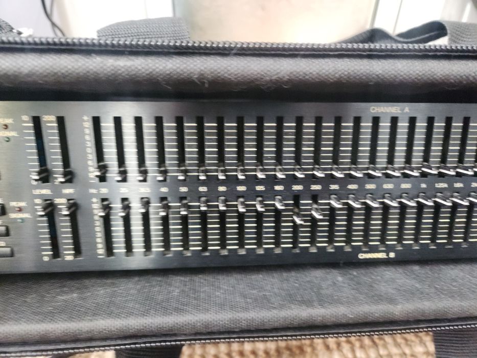 Egalizator Yamaha 02031b