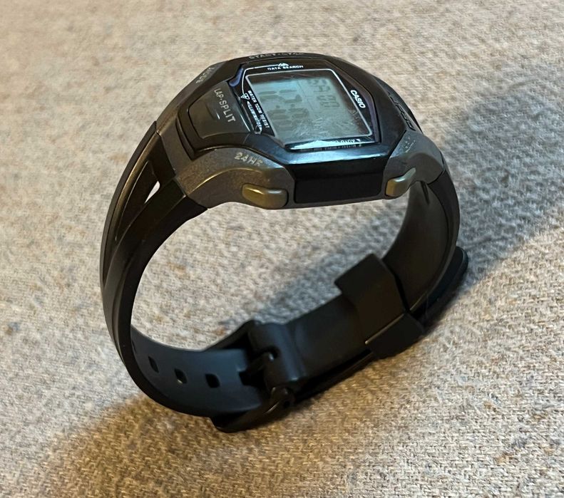 Ceas sport Casio WS-110H  rezistent la apă iluminare, funcții multiple