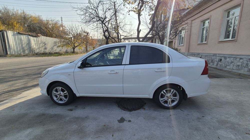 Продаётся своя состояние отличное