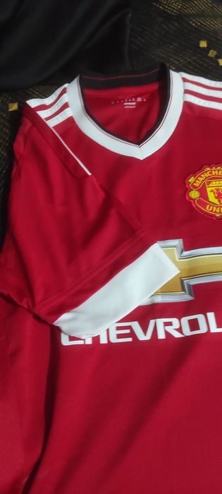 Чисто нова тениска на Манчестър Юнайтед сезон 2015/16, размер XS