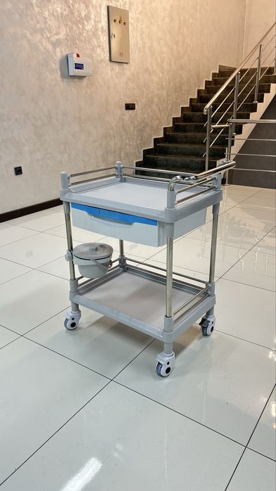 Медицинская тележка / Стол манипуляционный /Столик инструментальный