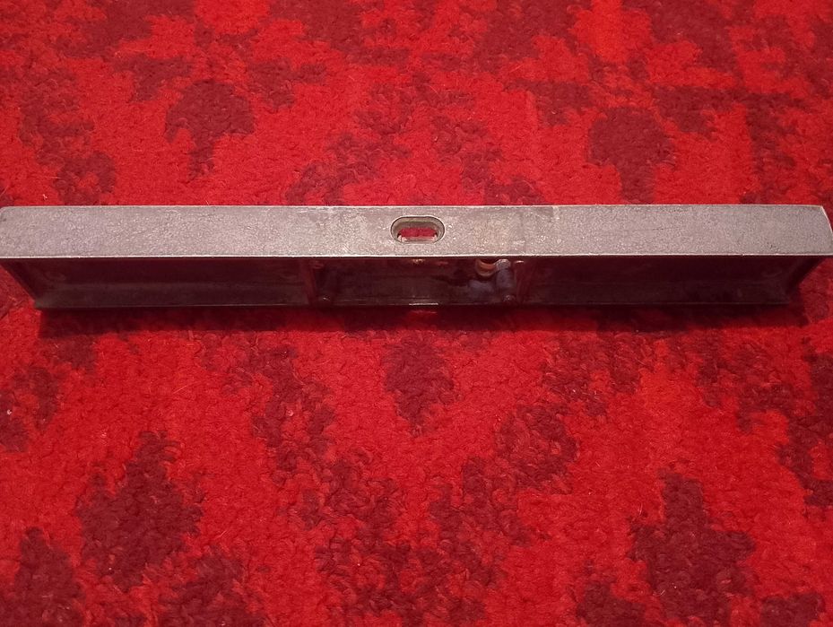 Продам уровень советский .