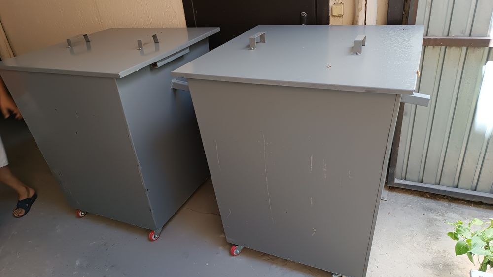 Мусорный контейнер бак