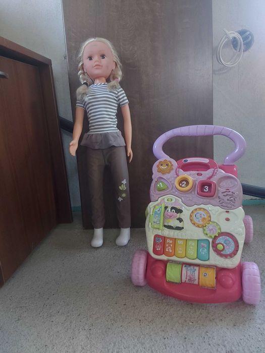 Детска проходилка/ walker и голяма кукла