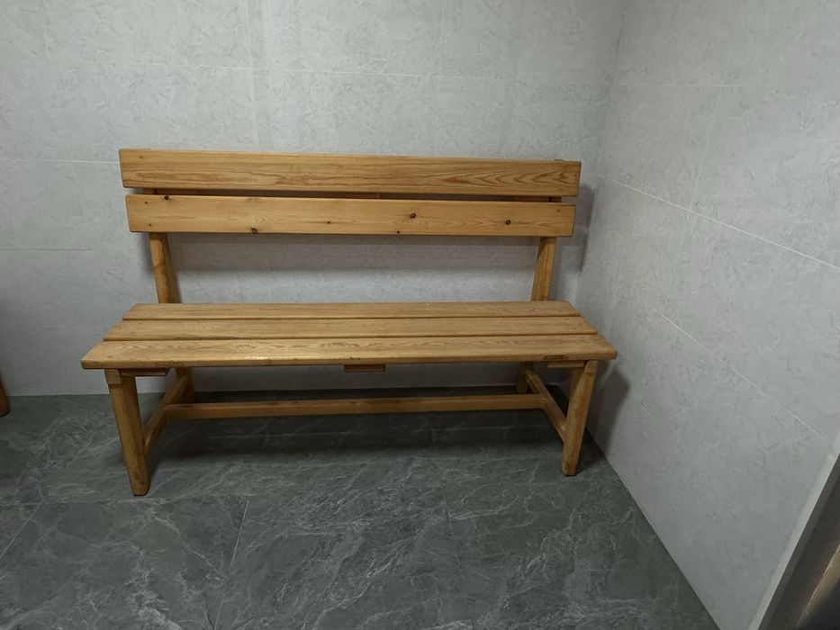 Продам деревянный стол со скамейкой