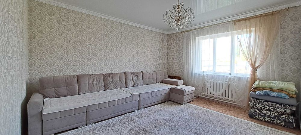 Продам дом на 2 семьи на КСК!