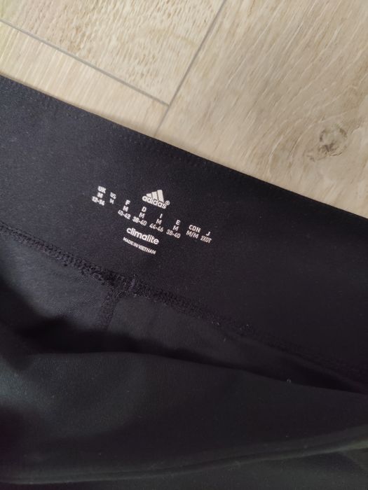 Pantaloni 3/4 adidas mărimea M