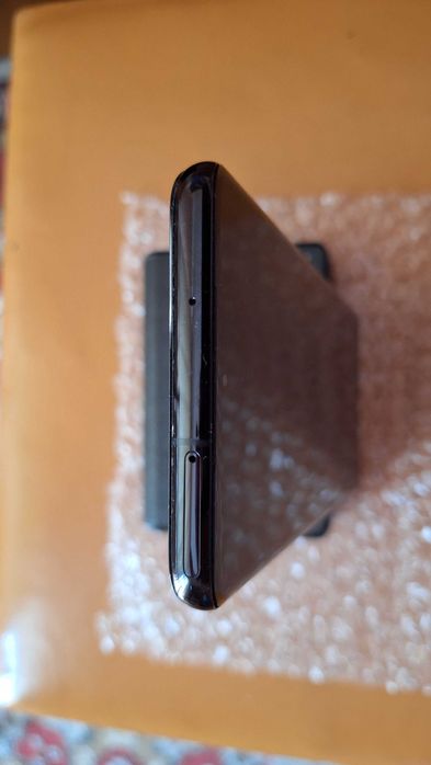 S20 plus 5G funcționează impecabil, are pe display 2 linii.