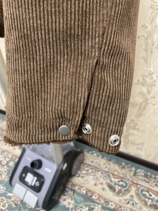 Продам молодежную коричневую куртку .