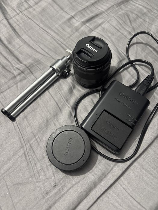 Camera mirrorless Canon m200