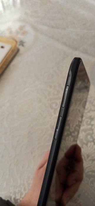 Samsung Tab E sotiladi