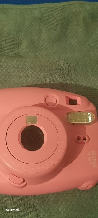 Камера с технологиеи моментальной печатиIHSTAX mini 9