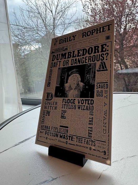 Tablou decorativ „Daily Prophet” tematică Harry Potter,gravat pe acril
