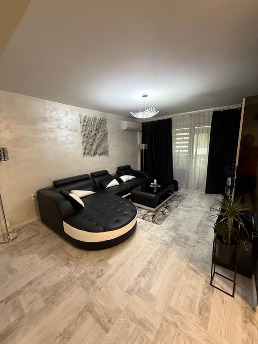 Vand apartament cu 2 camere