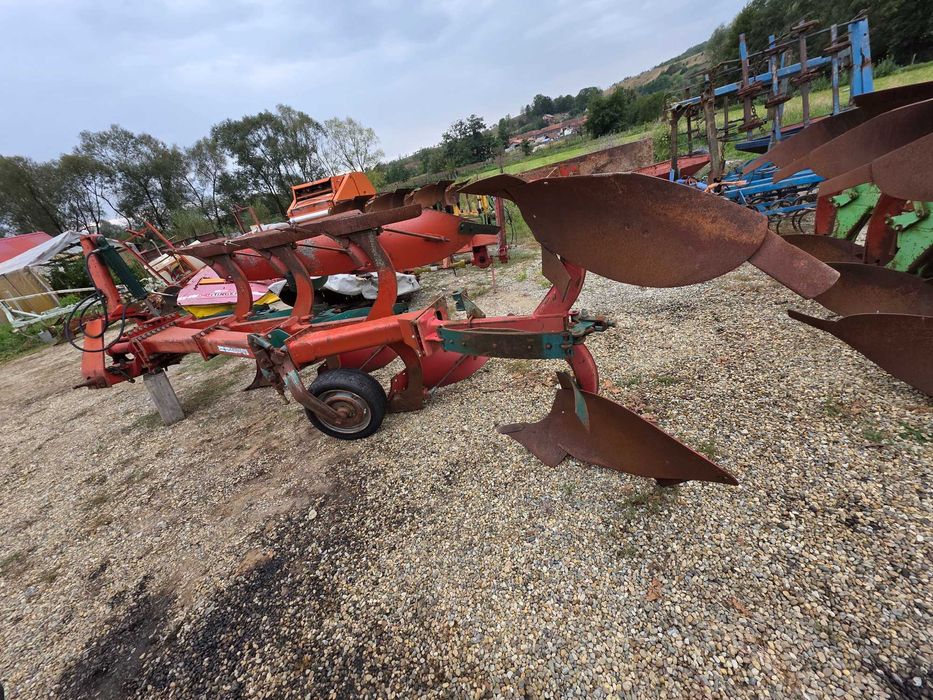 Plug reversibil Kverneland 3+1 brazde