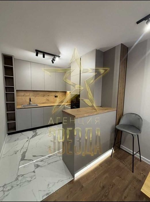 Продава се Тристаен апартамент в Пловдив, Тракия - 95 кв.м за 1047 €/кв.м - Снимка #2