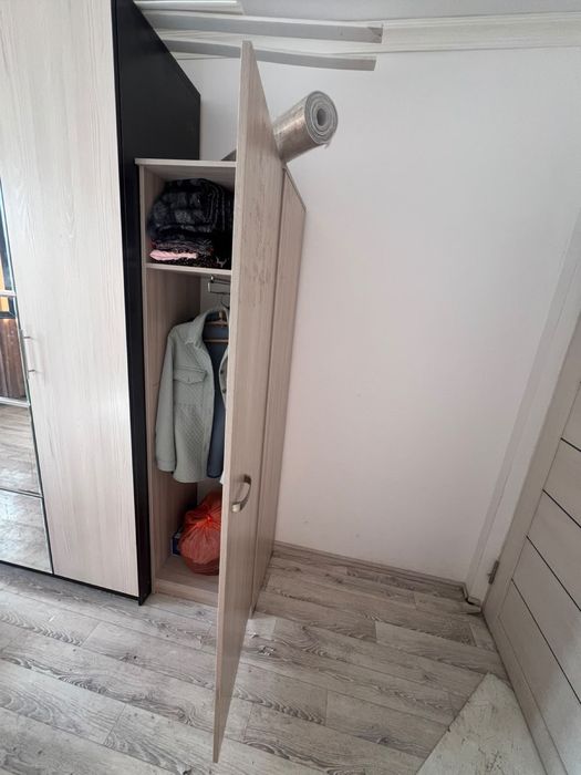 Продам шкаф для одежды из Зеты