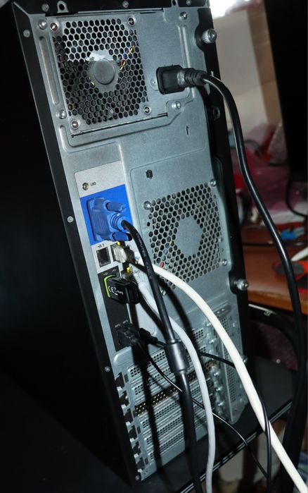 Server Tower HPE ML110 G10 14 Cores Gold 5120 64Gb 2400MHz 8Tb SAS E208i-a SR G10 + Licenta HPE Windows Server 2019(1-2CPU) Permanenta