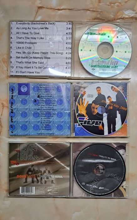 Колекция от компакт дискове CD