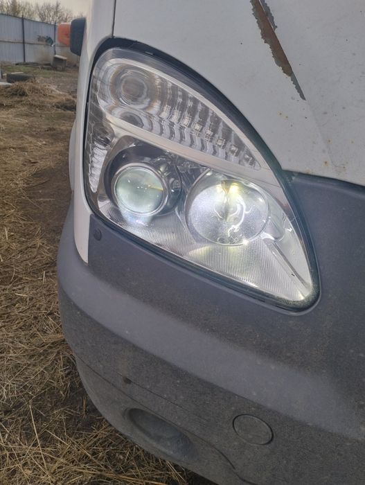 Продам фары на газель комплект