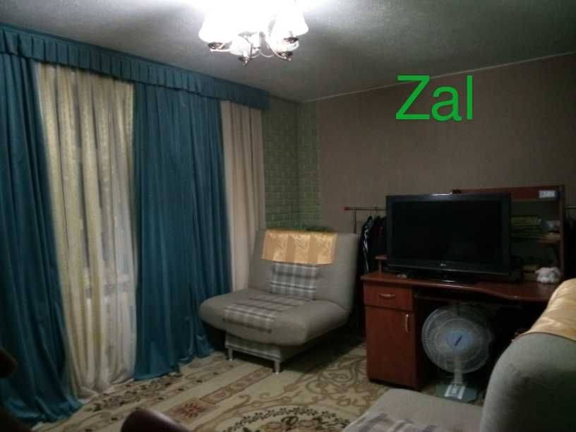 В районе ХАКИМИЯТА продается 2-х комнатная квартира!