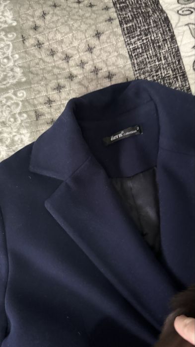 Продам пальто по 5000 тенге размер 44 синее и серое