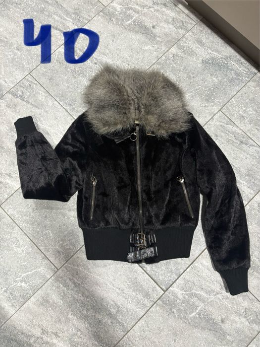 Продам женские куртки и жилетки