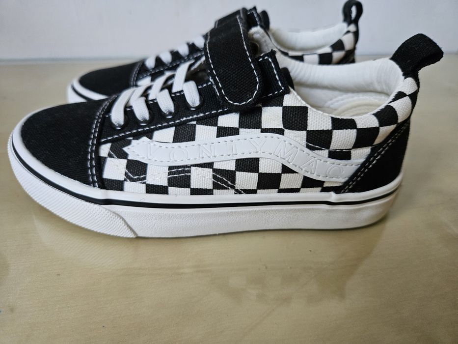 Vând încălțăminte Vans