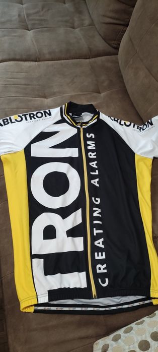 Джърсита ,къси гащета ,всичко е ново