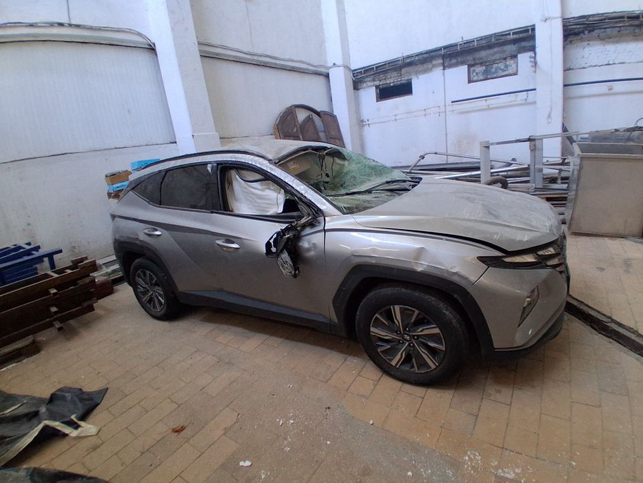 Tucson avariat motorul pornește cutia este ok