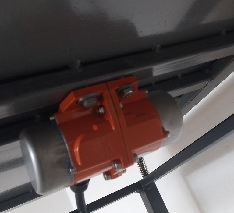 Masă vibrantă 100x50cm