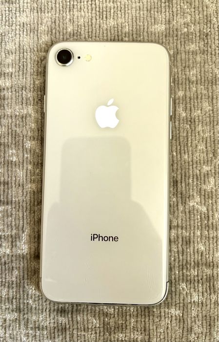 Продам iphone SE 2020