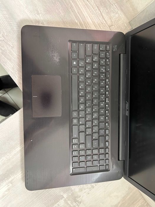 Прдается ноутбук ASUS X756U