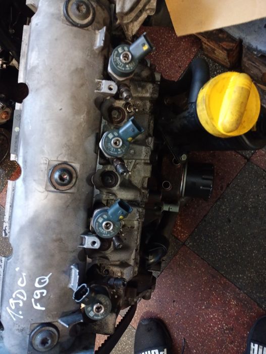 Injector injectoare Opel vivaro 1.9cdti cod 0445110110 Renault trafic 1.9dci Nissan primastar 1.9dci f9q cod 0445110110 perfect functionale