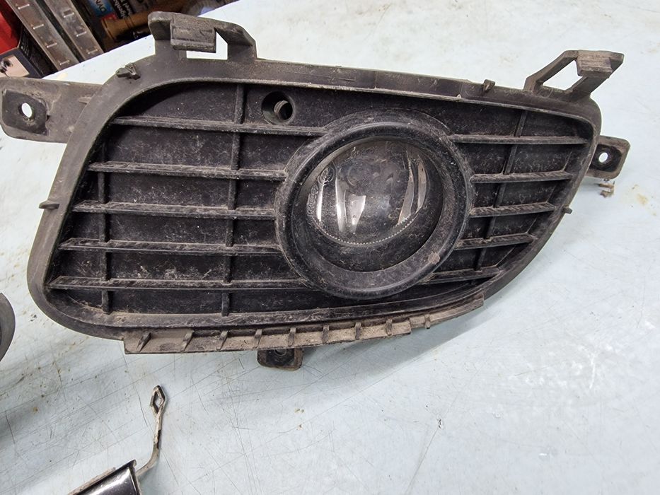 Mercedes A150 W169 Халогени и капачка предна броня