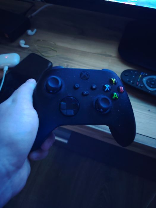 controler Xbox series s pe baterii dar și cablu