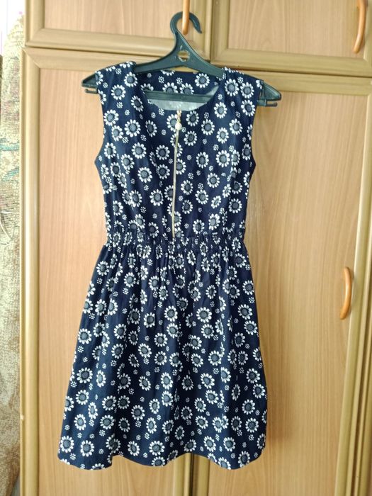 Срочно! Продам платье для девочек