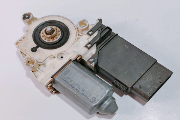 Motoras macara dreapta fata  9776105415301 / F005S00058 Seat Toledo a