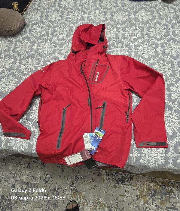 Фирменная куртка