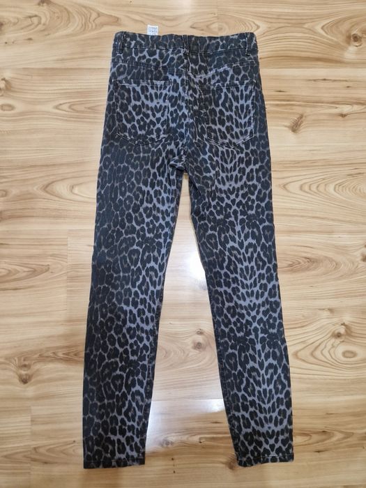 Дамски дънки на Zara