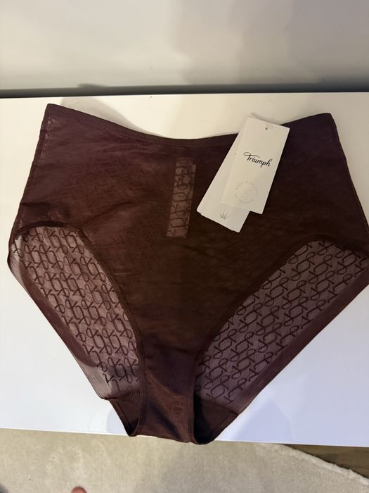 Комплект сутиен Trumph 70D и бикини М