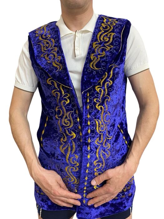 Продам камзолы чапаны жилетки