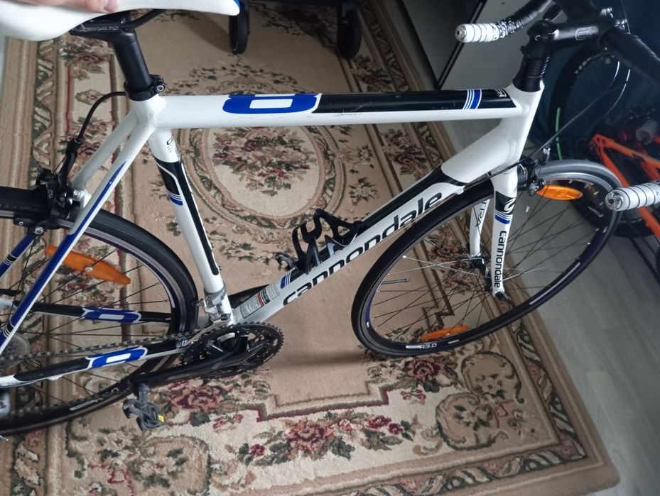 Велосипед шоссейный cannondale_caad8 _2016