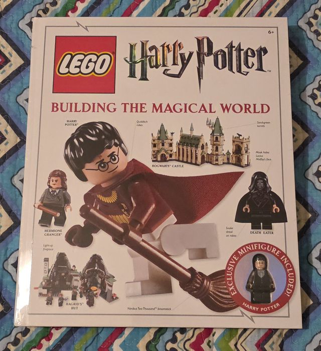 Лот от 4 бр. LEGO Harry Potter нови книги - с 2 бр. фигурки