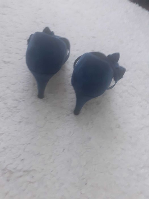 Pantofi superbi si eleganti