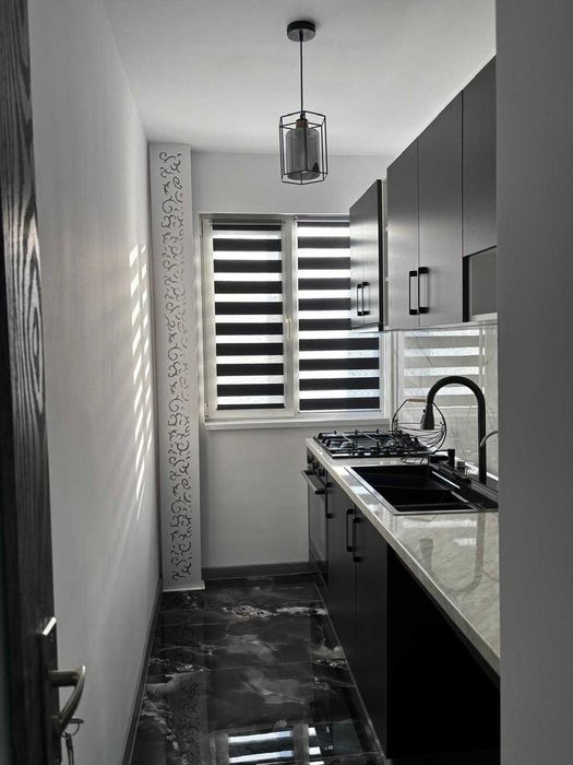 Vand apartament 3 camere, etaj 3/4, exercitiu