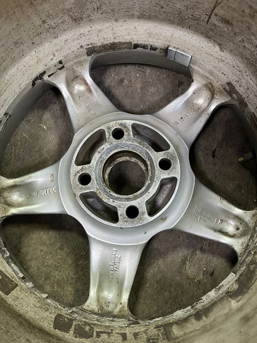 На 15. 4/100 в наличии