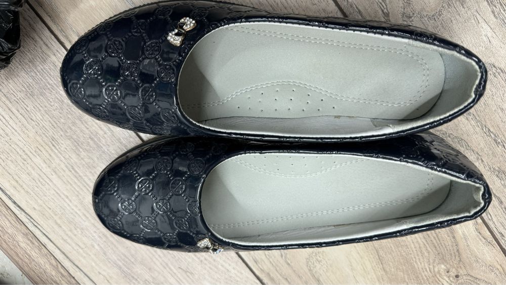 Новые туфли школьные 37